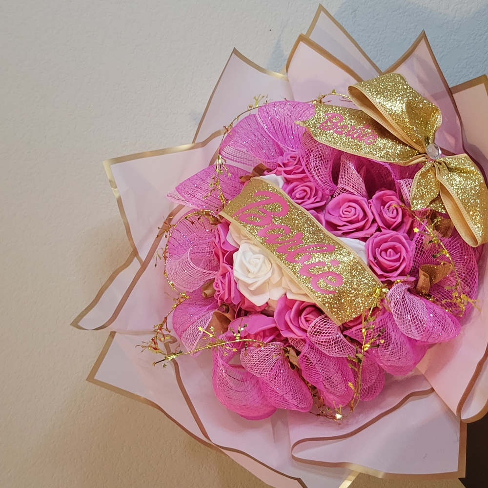 Elegant Pink and Gold Floral Bouquet